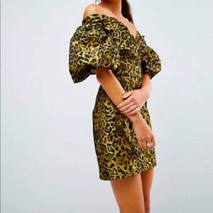 Over the shoulder leopard print jacquard dress